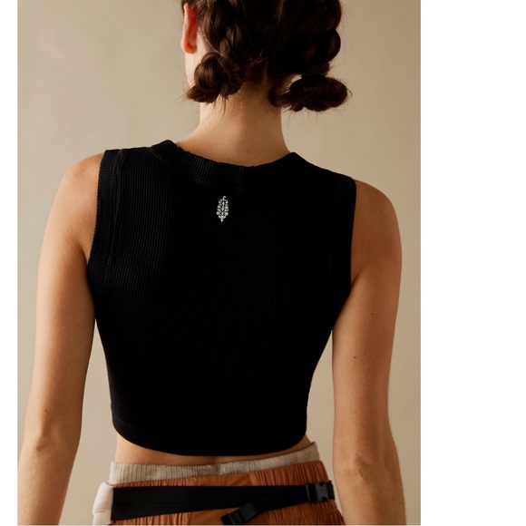 free people Tops - FREE PEOPLE HAPPINESS RUN MUSCLES TOP SIZE M/L